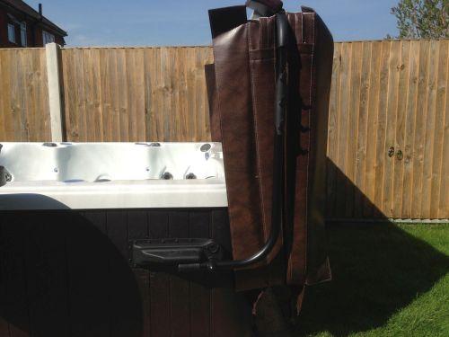 Hot tub cover lifter, Aqua lift 1.1 person can easily fold, remove and store the hot tub cover easily and safely with our range of cover lifters. Simple but effective design to remove your hot tub cover ready for use.